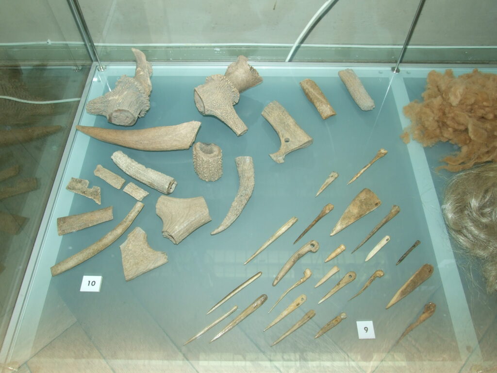 14 Tools Prehistoric Humans Made That Nobody Can Reproduce Today