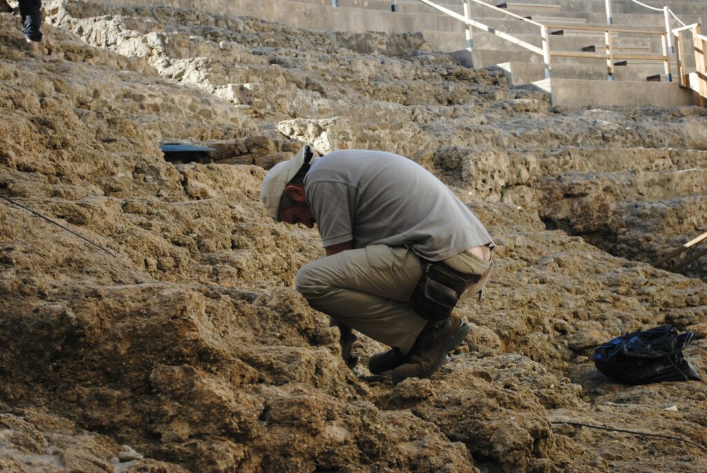 14 Excavations Abandoned After One Season With No Findings Published