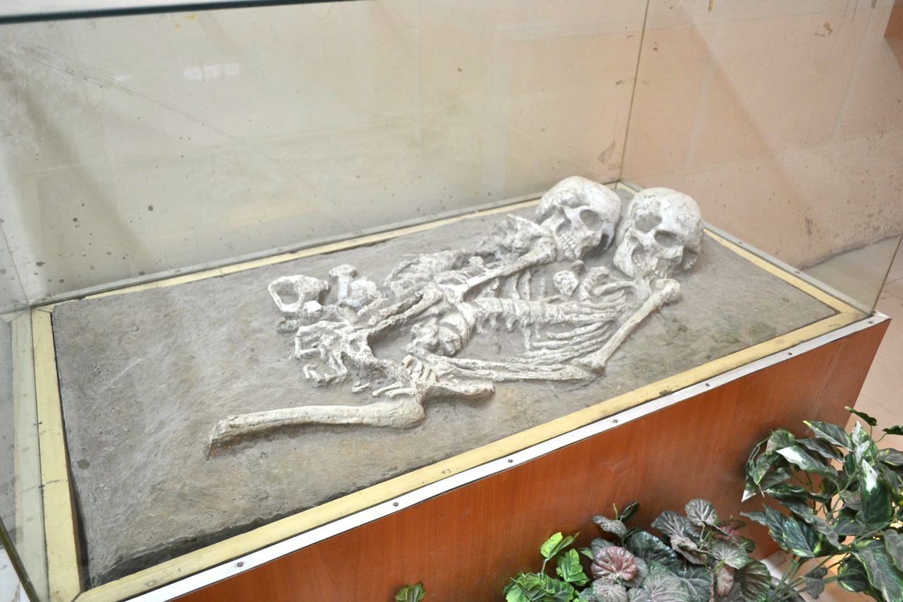 #13 - The Double Burial at Sima de las Palomas That Looks Suspiciously Deliberate