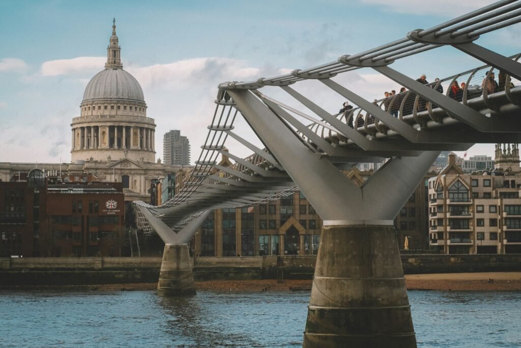 12 Things the Millennium Bridge Did on Its Opening Day