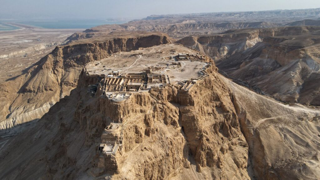 7 Ancient Settlements Built in Places Modern People Would Consider Extreme